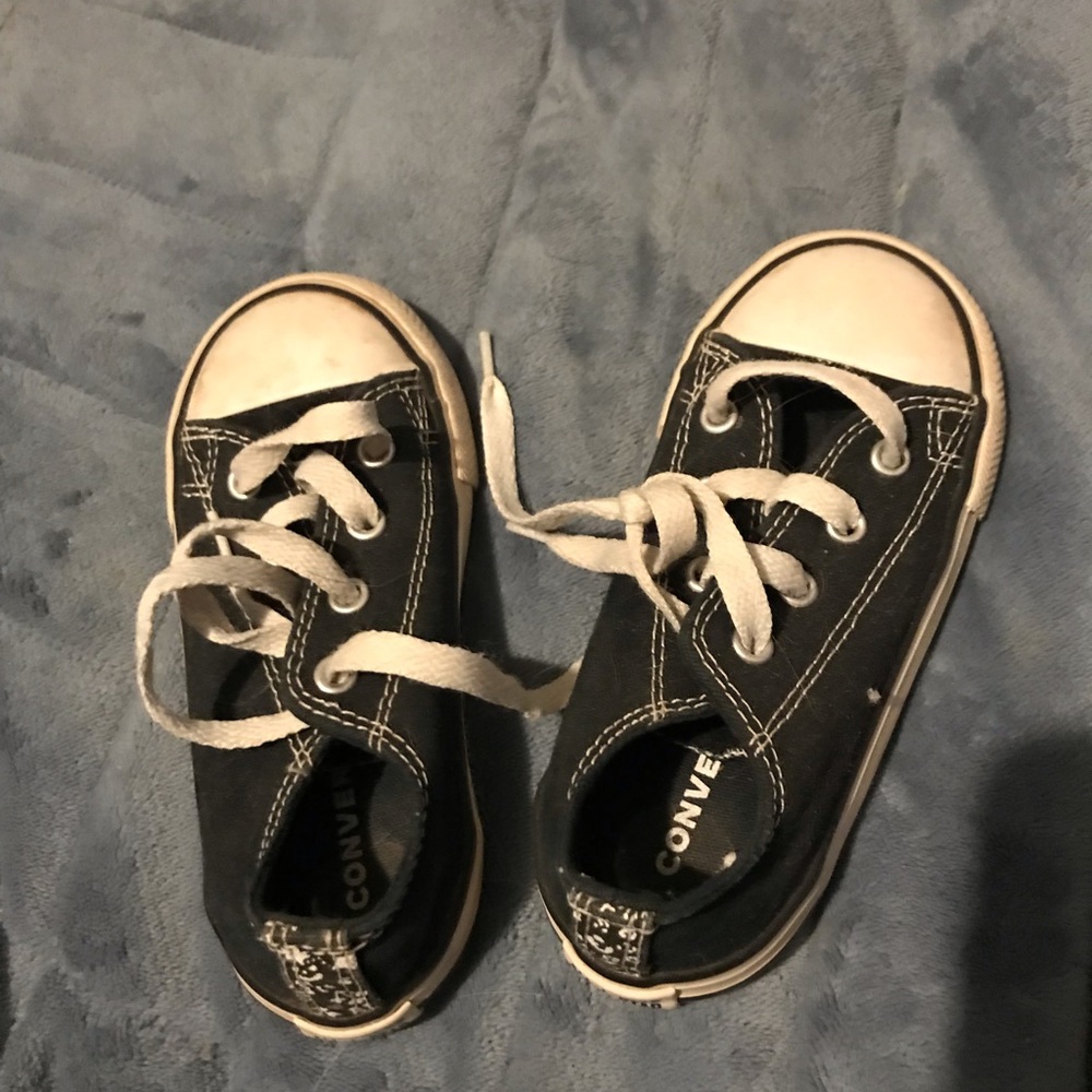 Vintage kids converse, used but that’s why make them cool! Size 9